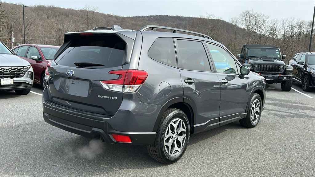 Used 2023 Subaru Forester Premium image 4