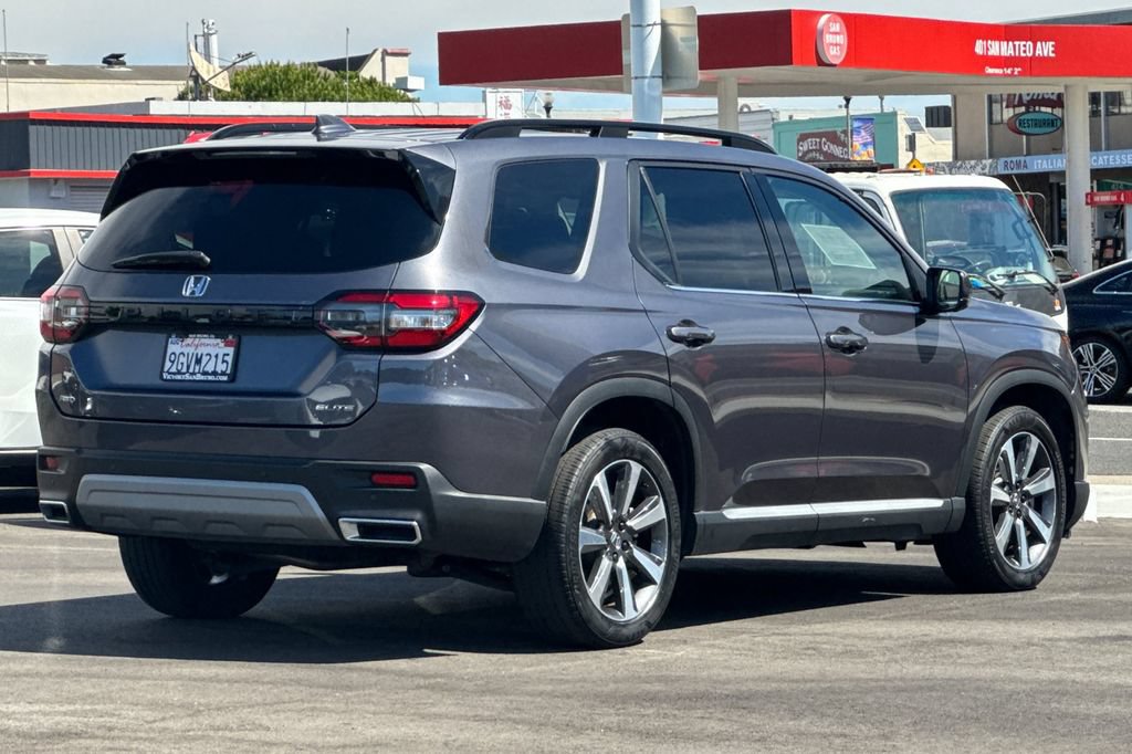 Certified 2023 Honda Pilot Elite image 4
