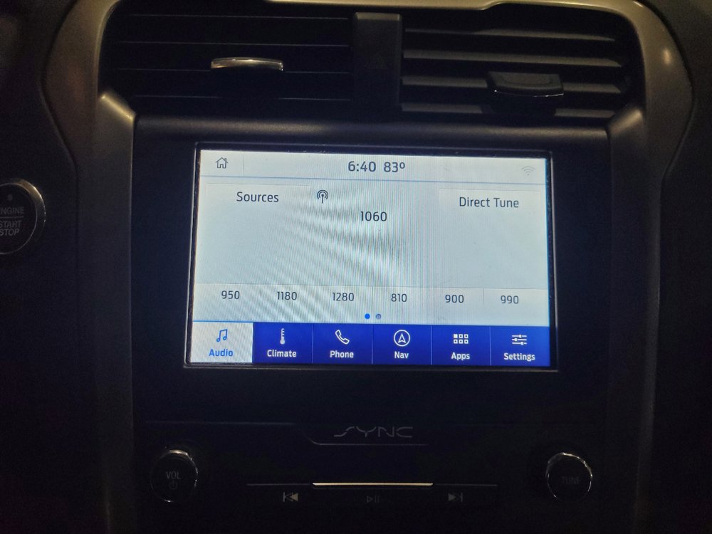 Used 2020 Ford Fusion SE FWD image 25