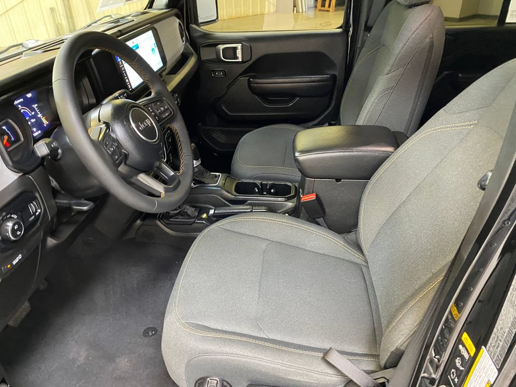 Used 2024 Jeep Gladiator Sport AWD/4WD image 19