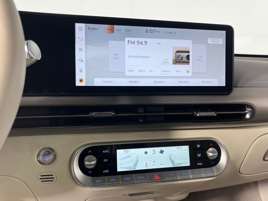 Used 2025 Genesis GV60 Advanced image 40