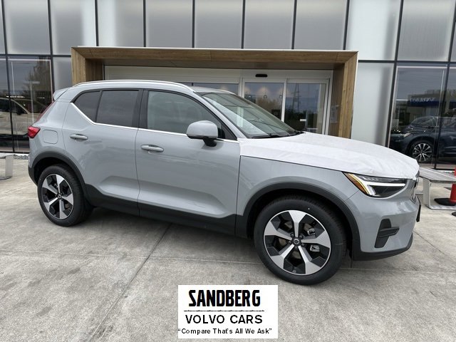 New 2025 Volvo XC40 B5 Core w/ Protection Package Premier