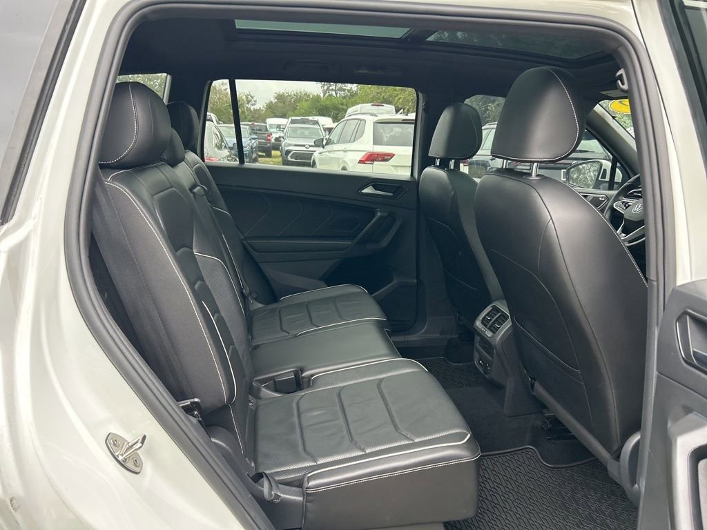 Used 2022 Volkswagen Tiguan SEL R-Line image 48