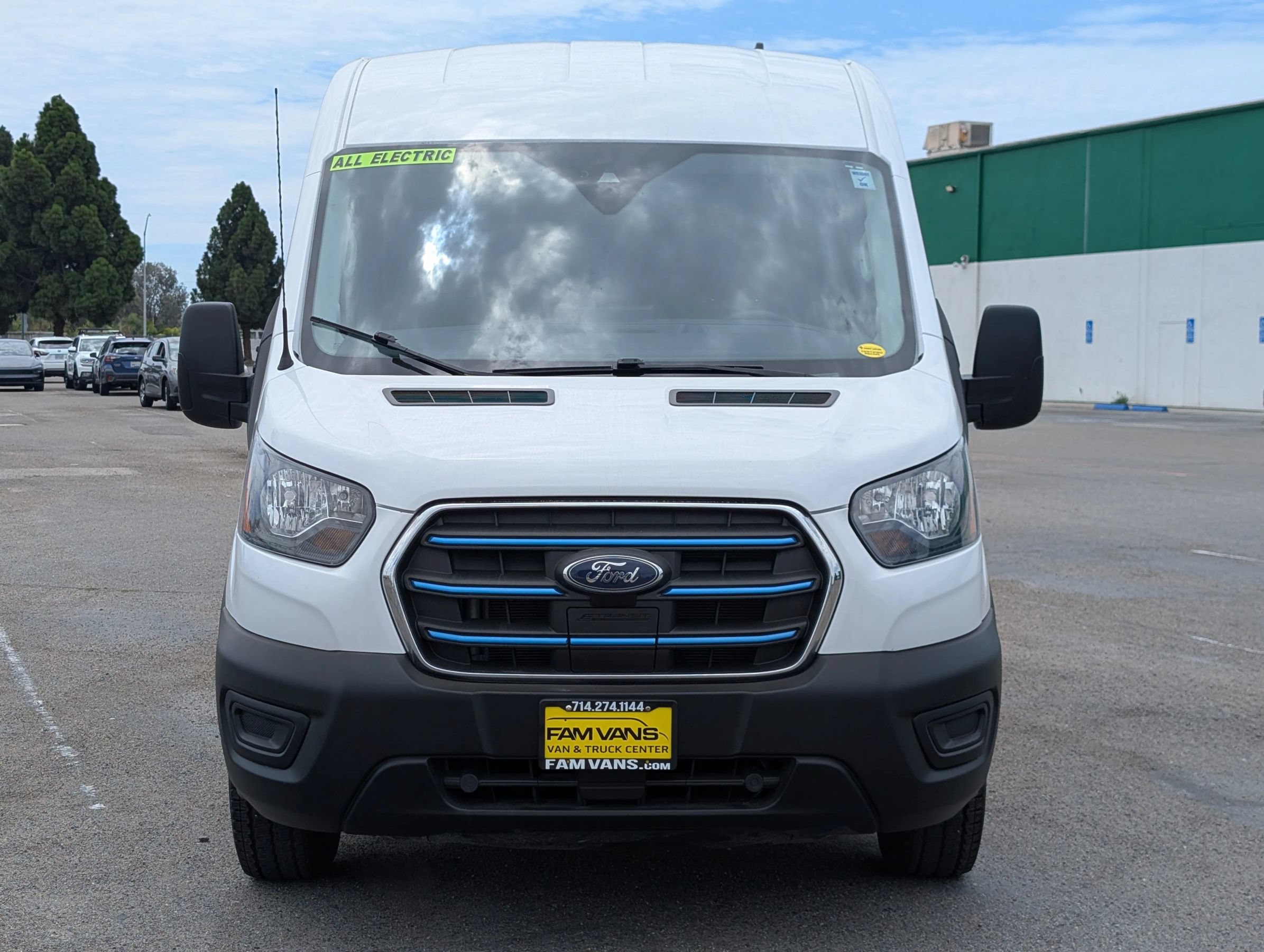 Used 2023 Ford E-Transit Medium Roof RWD image 2