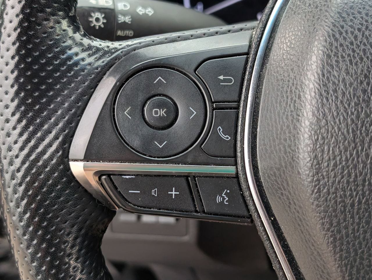 Used 2019 Toyota Avalon Touring w/ Advanced Safety Package image 22