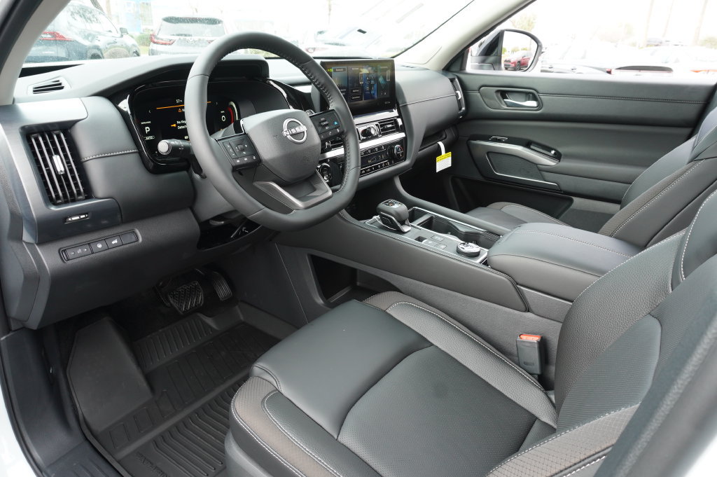 Certified 2026 Nissan Pathfinder SL w/ SL Premium Package AWD/4WD image 18