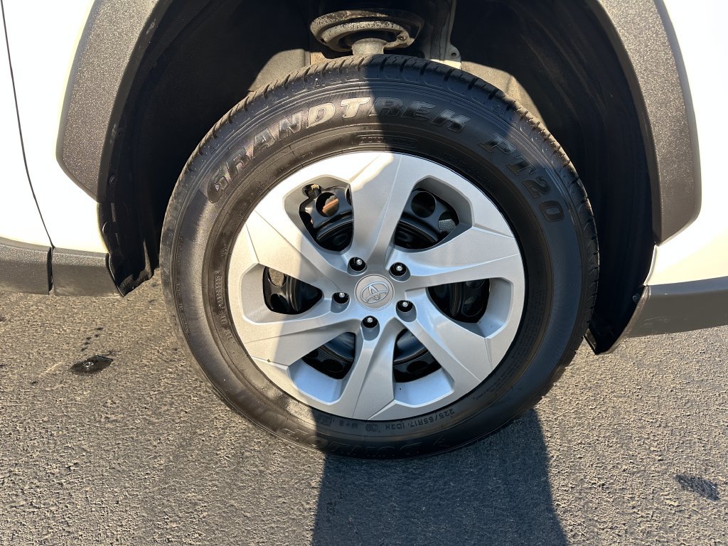 Certified 2025 Toyota RAV4 LE AWD/4WD image 13
