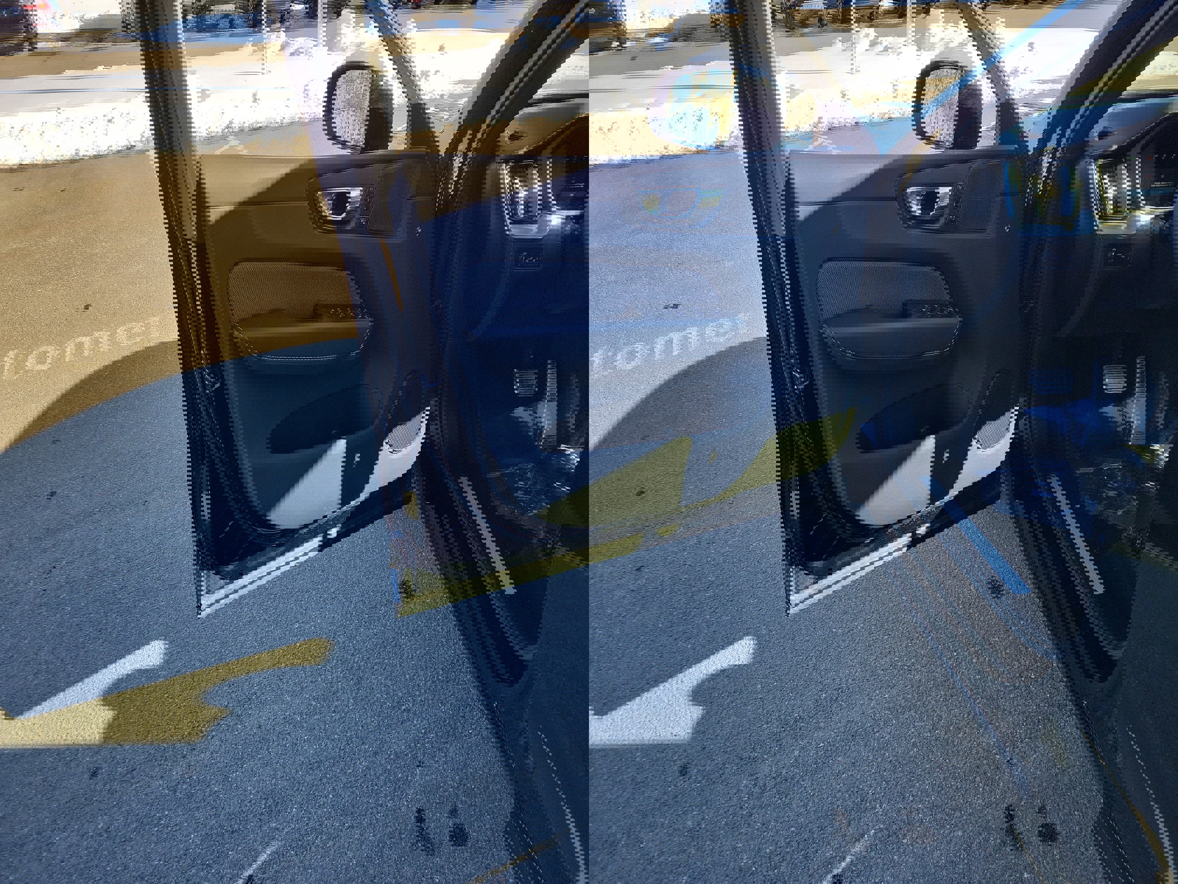 Used 2022 Volvo XC60 T8 R-Design w/ Advanced Package image 17