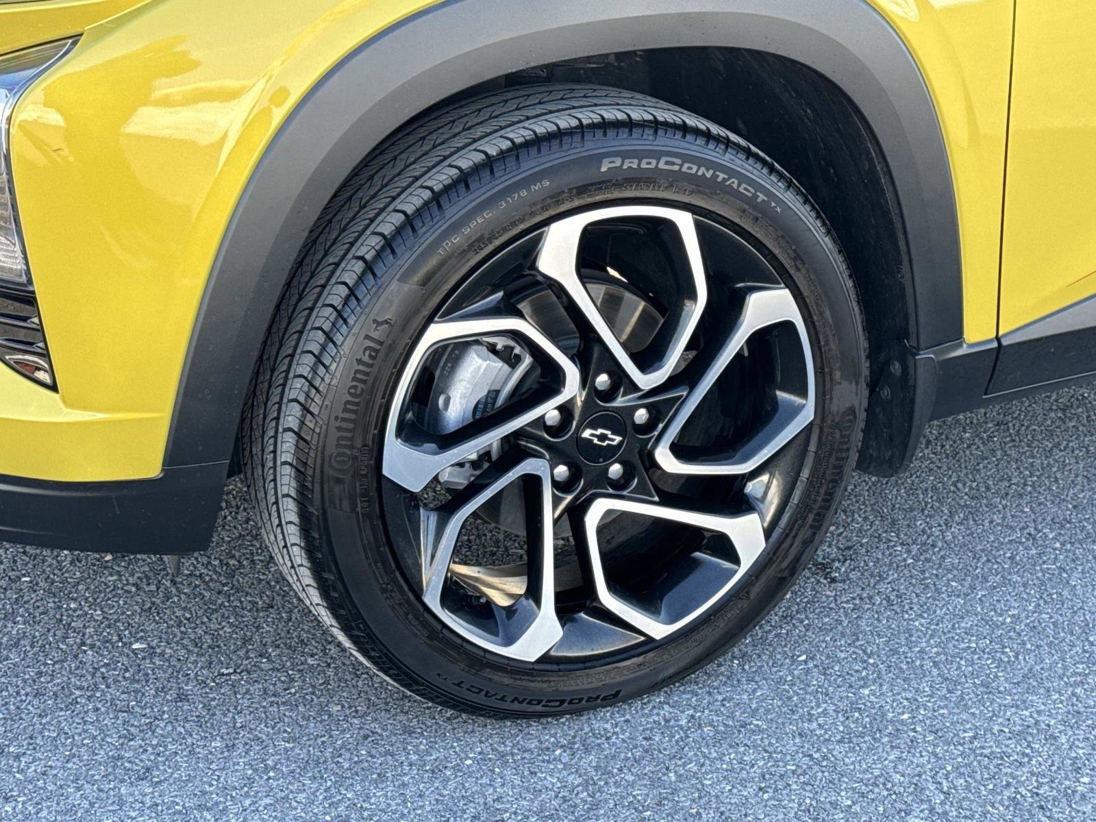 Used 2025 Chevrolet Trax RS w/ Sunroof Package image 29