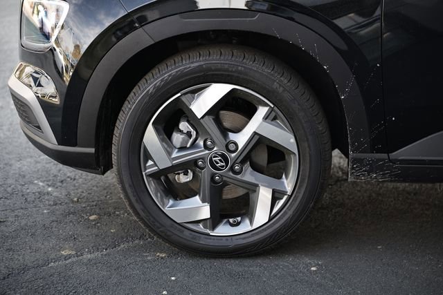 Used 2024 Hyundai Venue SEL image 11