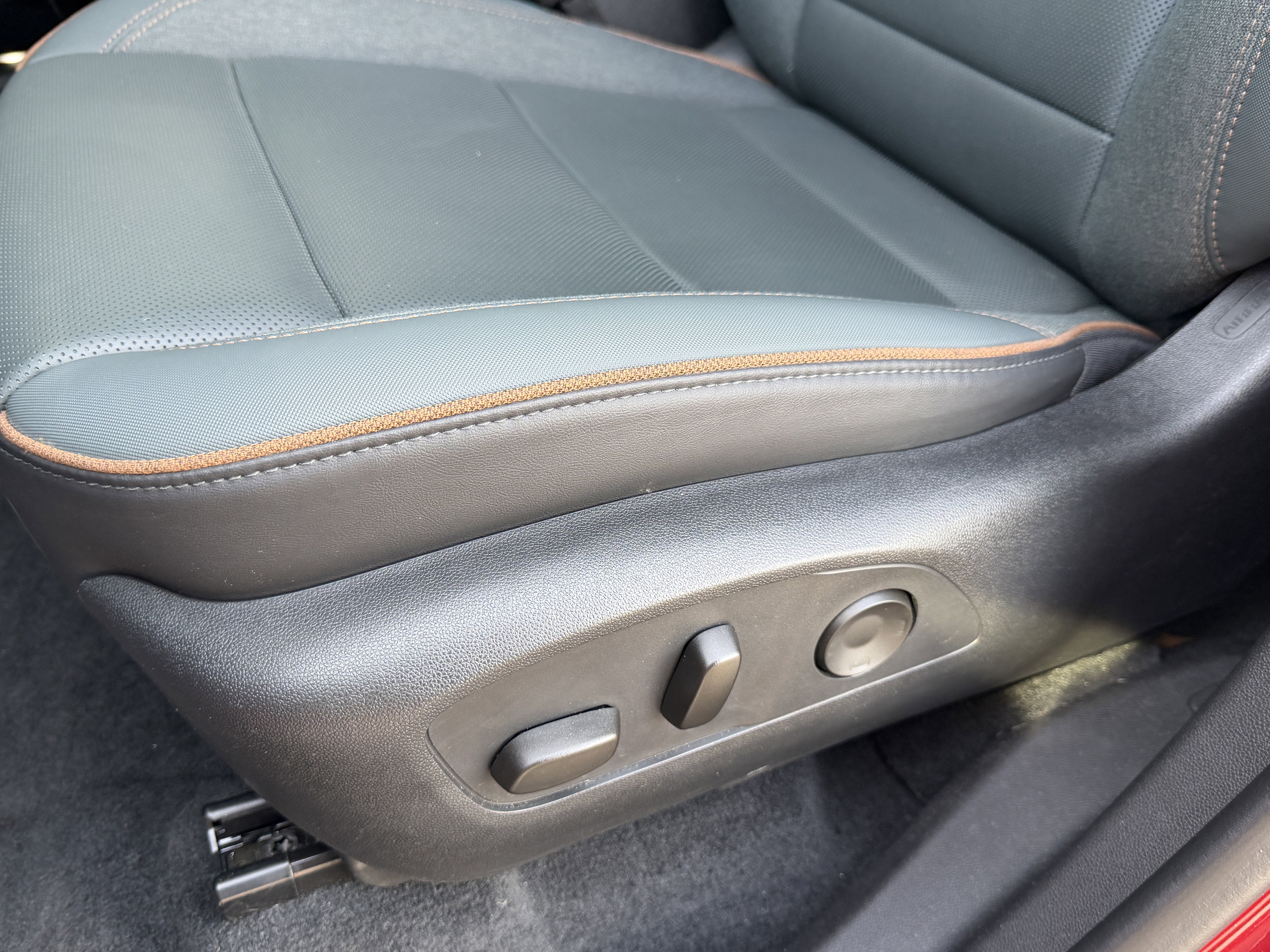 Used 2024 GMC Acadia AT4 w/ Super Cruise Package image 15