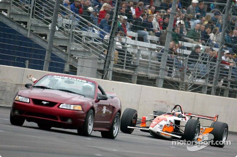 Used 1999 Ford Mustang Cobra RWD image 3