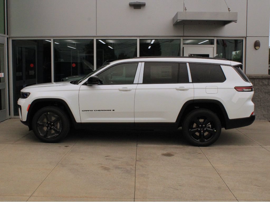 New 2026 Jeep Grand Cherokee L Limited w/ Limited Altitude Package AWD/4WD image 5