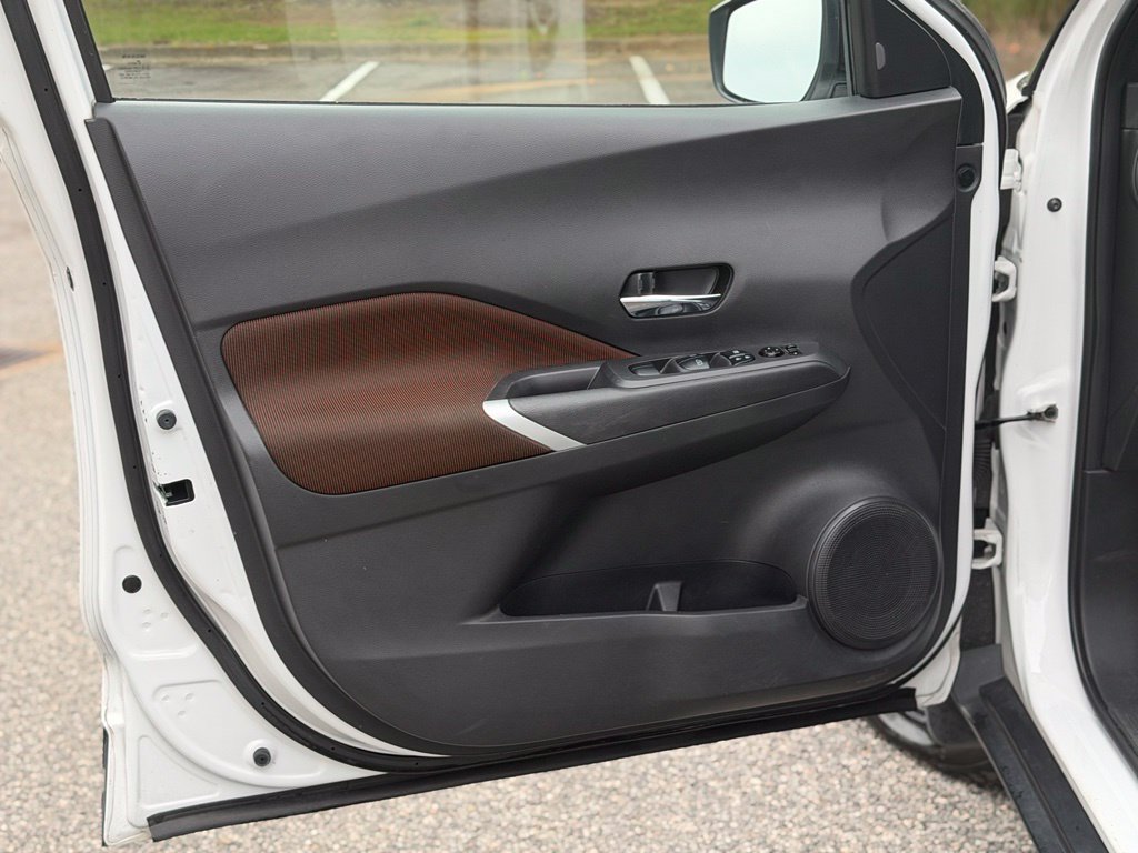 Used 2021 Nissan Kicks SR FWD image 9