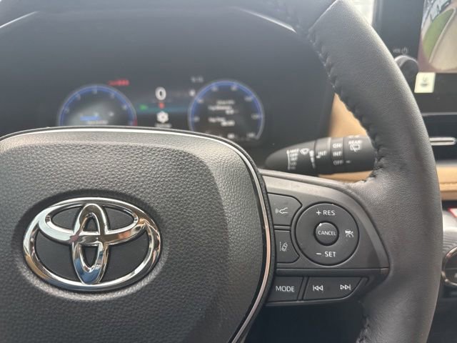 Used 2025 Toyota RAV4 Limited FWD image 17