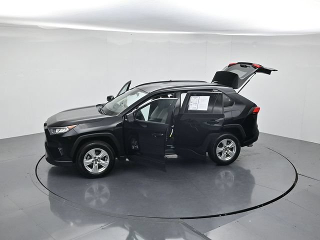 Used 2021 Toyota RAV4 XLE FWD image 47