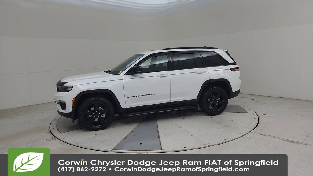 Certified 2025 Jeep Grand Cherokee Limited w/ Black Appearance Package AWD/4WD image 7