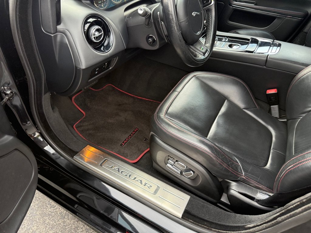 Used 2014 Jaguar XJ R LWB RWD image 41