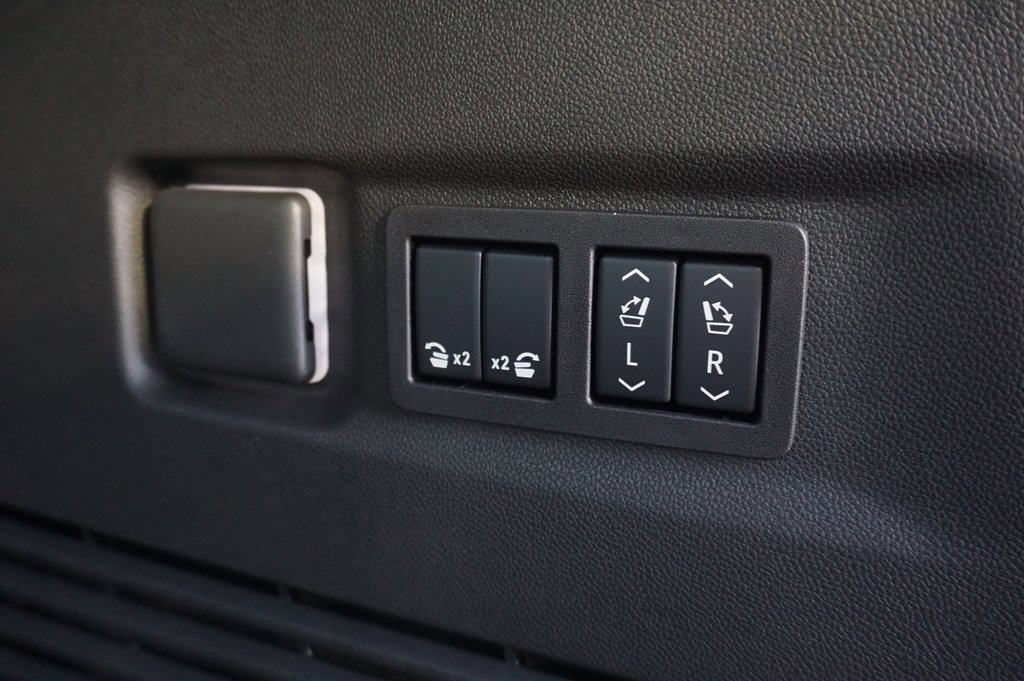 New 2026 Chevrolet Suburban High Country w/ Sun And Tow Package image 32