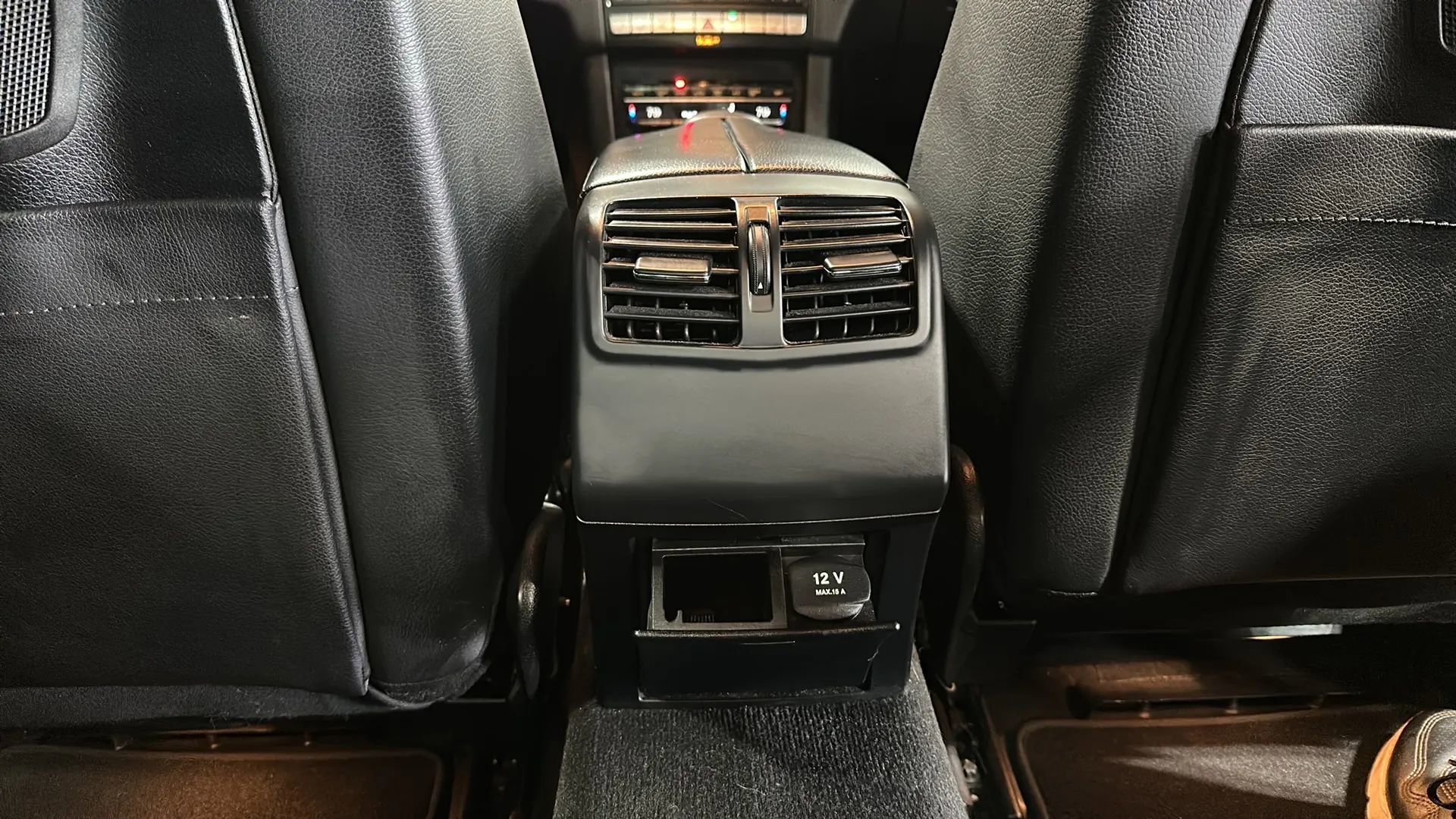 Used 2016 Mercedes-Benz E 400 4MATIC Sedan image 20