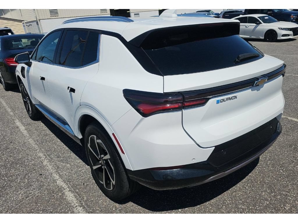 Used 2024 Chevrolet Equinox EV LT FWD image 3