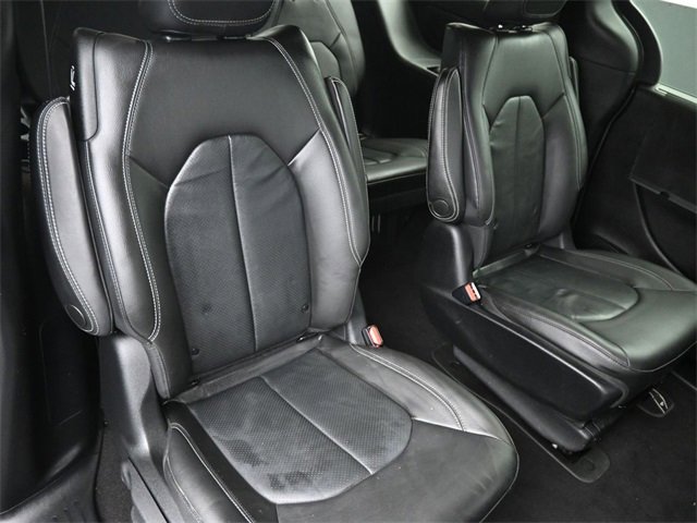 Used 2021 Chrysler Pacifica Touring-L w/ S Appearance Package image 43