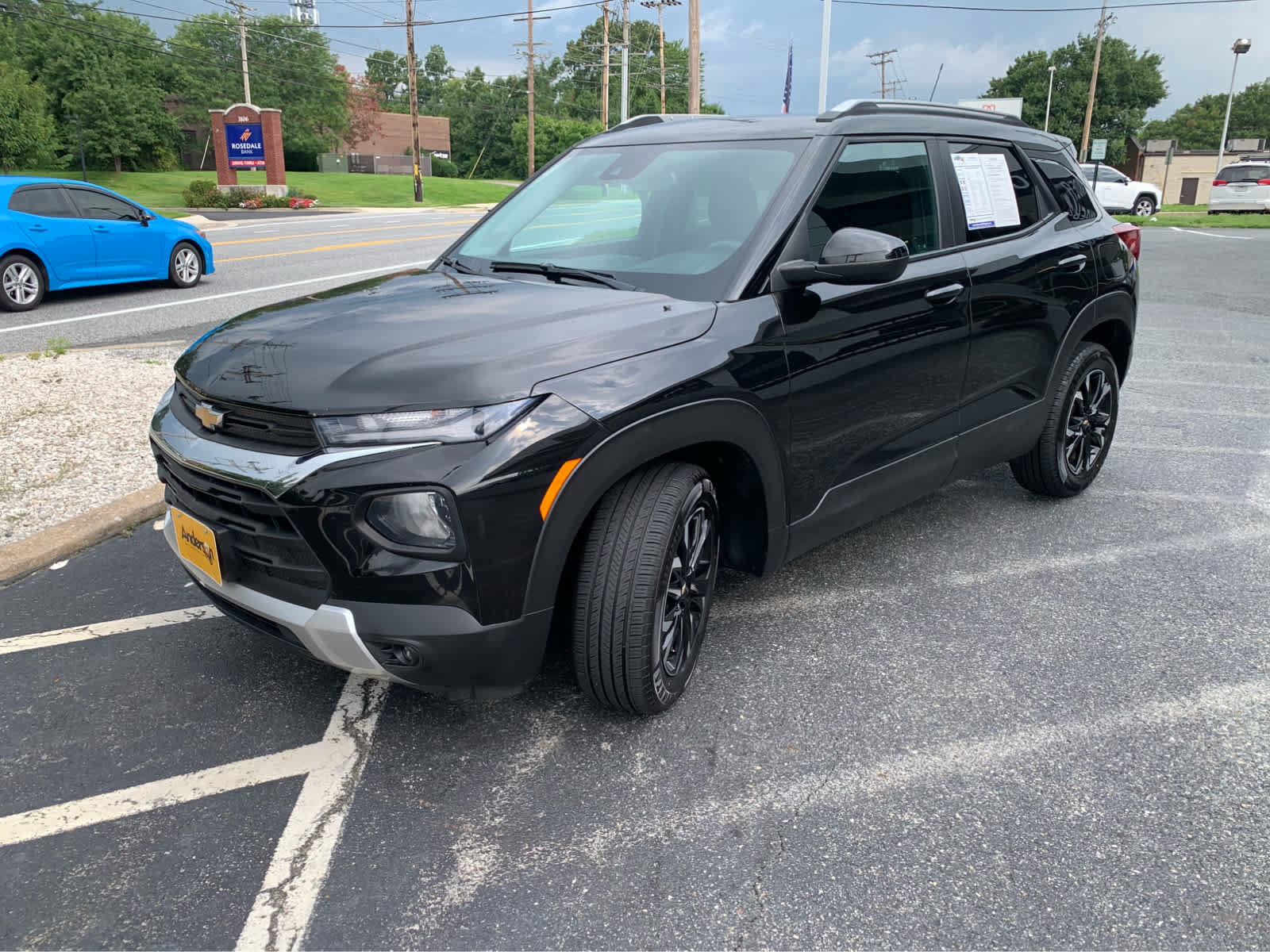 Used 2021 Chevrolet TrailBlazer LT w/ Convenience Package FWD image 3