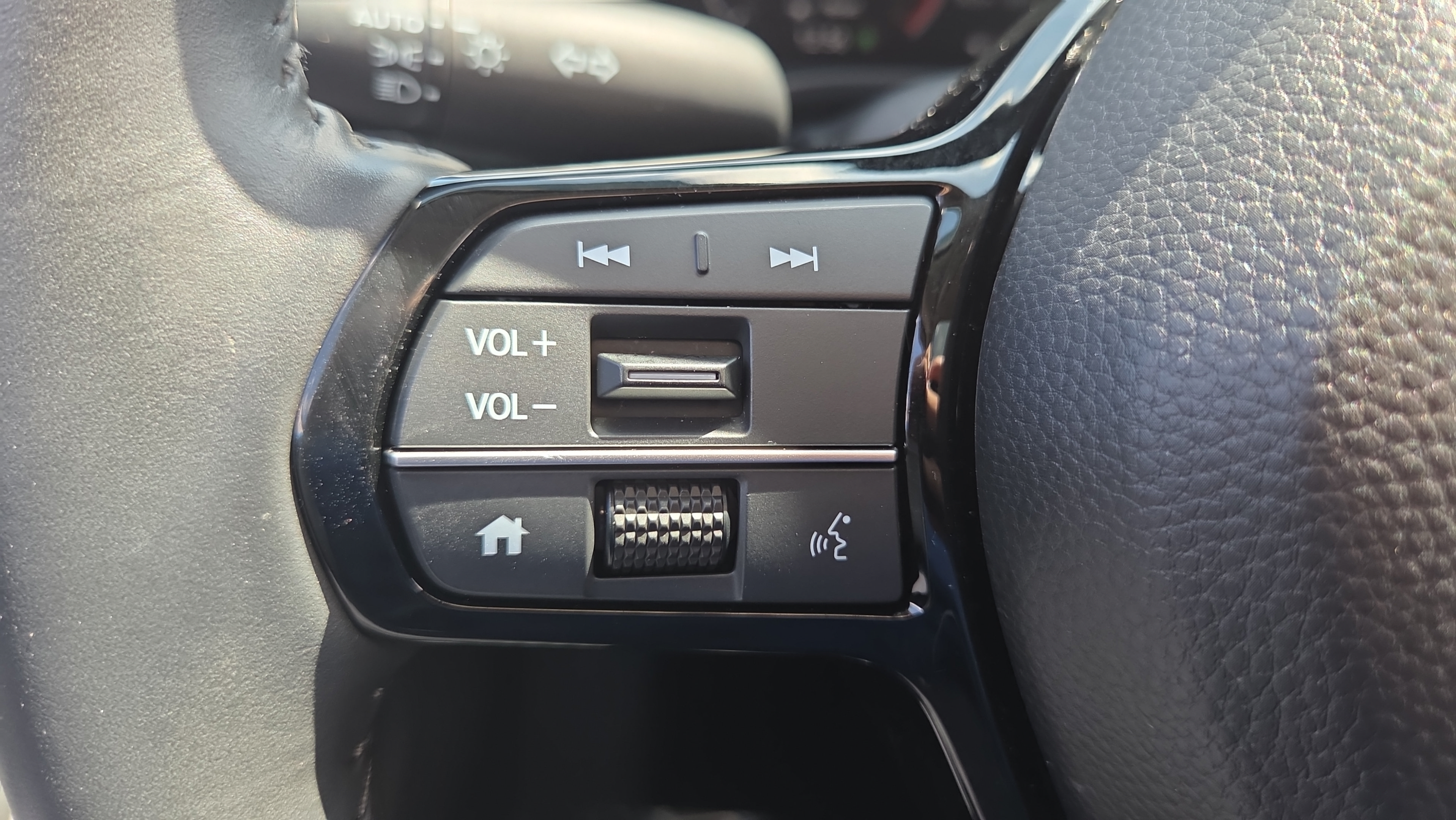Certified 2025 Honda HR-V EX-L image 23