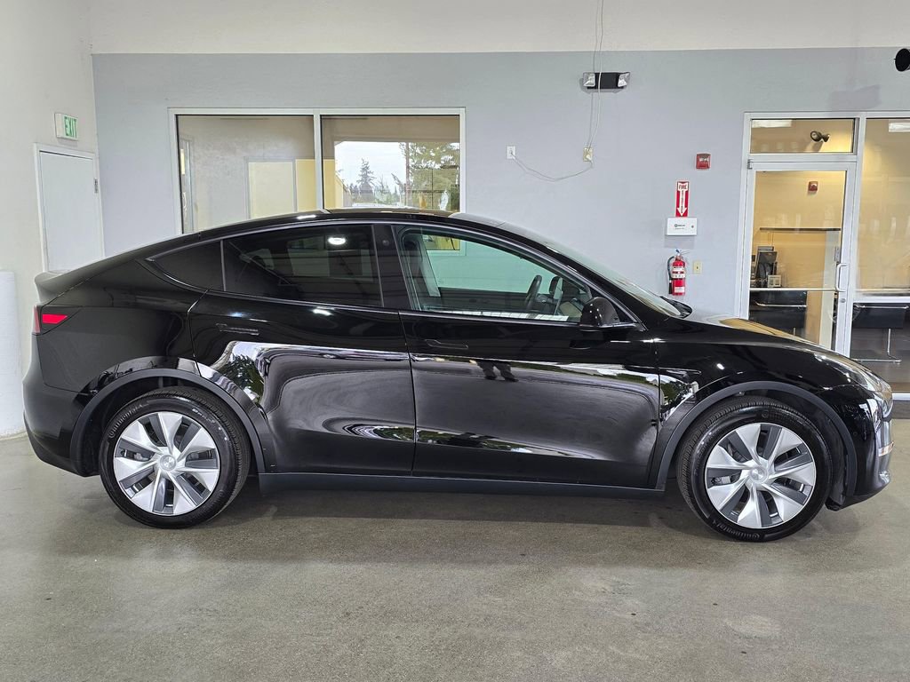 Used 2022 Tesla Model Y Long Range AWD/4WD image 4