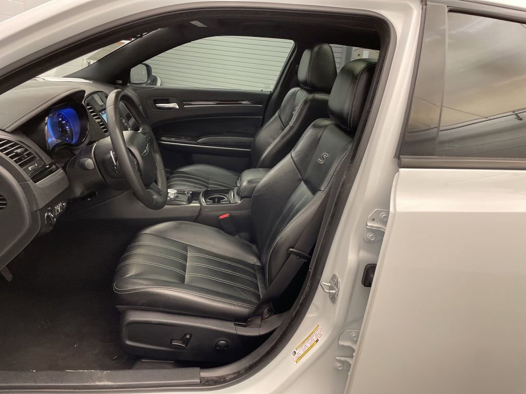 Certified 2022 Chrysler 300 S image 19