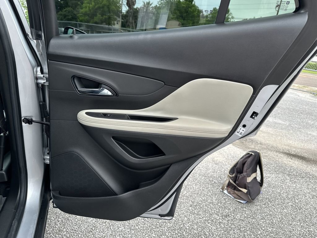 Used 2021 Buick Encore Preferred FWD image 32