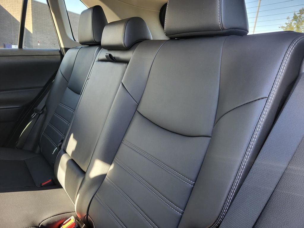 Used 2022 Toyota RAV4 XLE Premium image 15