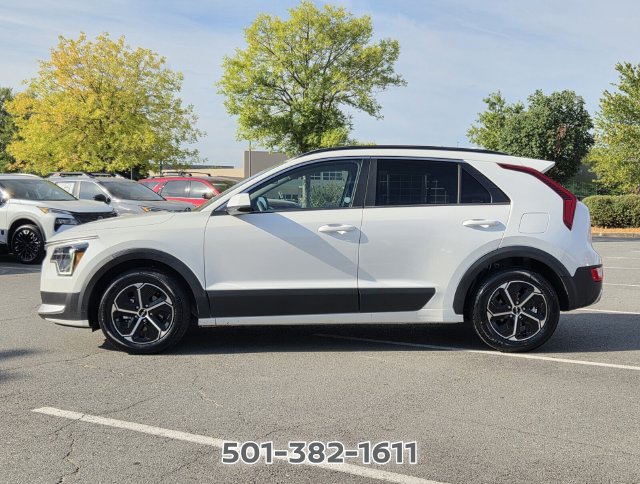 Used 2025 Kia Niro LX FWD image 2