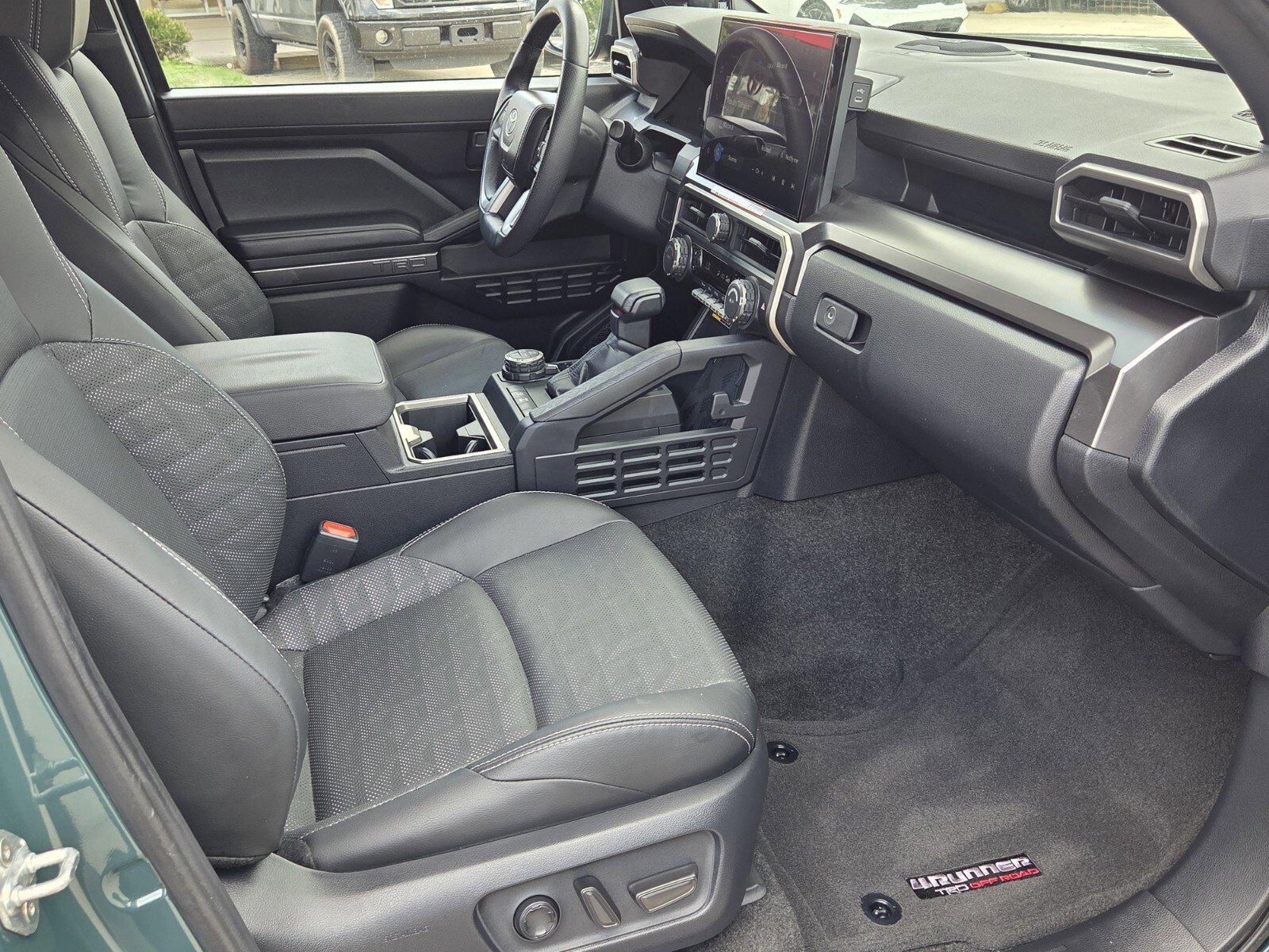 Certified 2025 Toyota 4Runner TRD Off-Road Premium AWD/4WD image 11