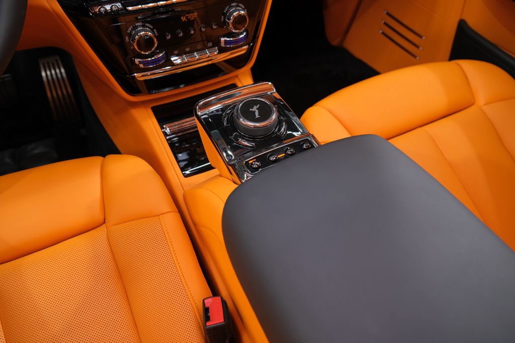 Used 2025 Rolls-Royce Phantom Sedan image 79