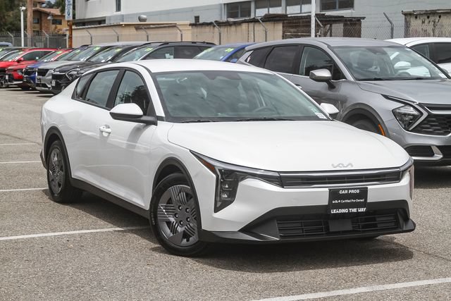 Certified 2025 Kia K4 FWD image 2