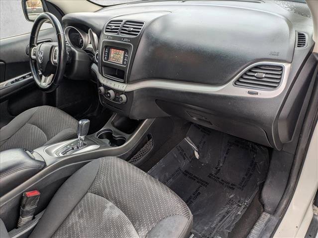 Used 2017 Dodge Journey SE w/ Flexible Seating Group image 19