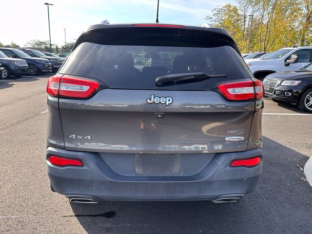 Used 2016 Jeep Cherokee Latitude w/ Cold Weather Group AWD/4WD image 5