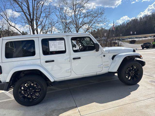 Used 2022 Jeep Wrangler Unlimited Sahara w/ Cold Weather Group image 4