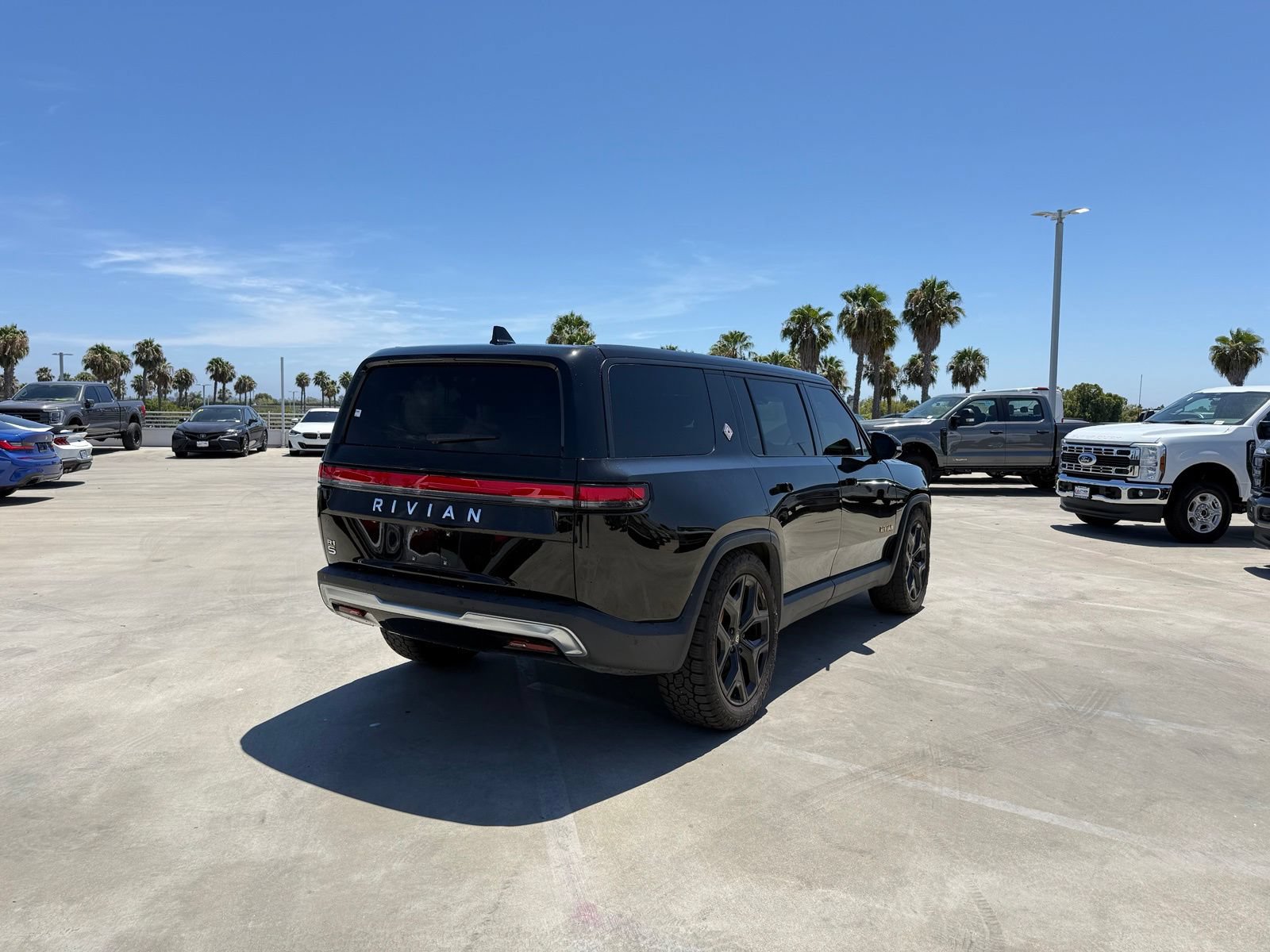Used 2023 Rivian R1S Adventure AWD/4WD image 3