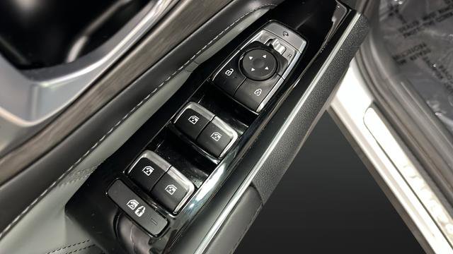 Used 2024 Kia Sorento SX Prestige w/ Sage Leather Package AWD/4WD image 22