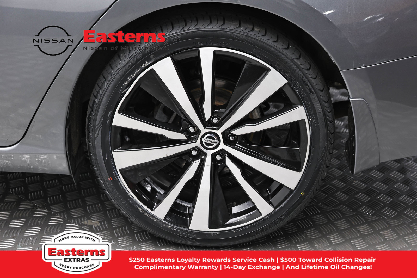 Used 2020 Nissan Altima 2.5 SR FWD image 8