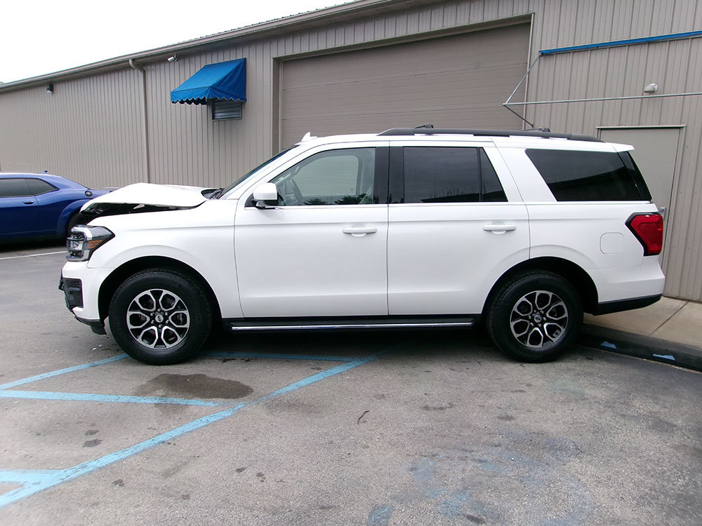 Used 2022 Ford Expedition XLT AWD/4WD image 5