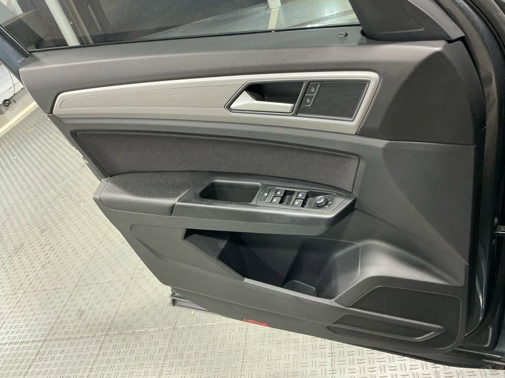 Used 2018 Volkswagen Atlas S image 31