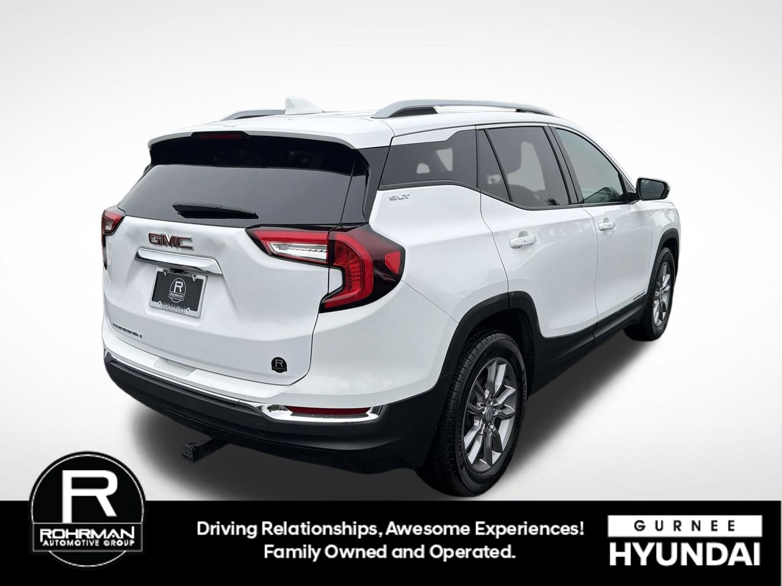 Used 2024 GMC Terrain SLT FWD image 9