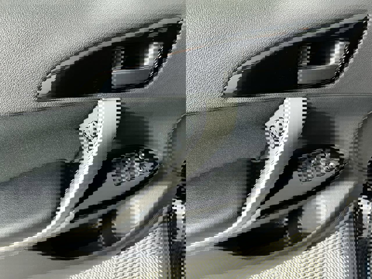 Used 2023 Mitsubishi Eclipse Cross LE image 14