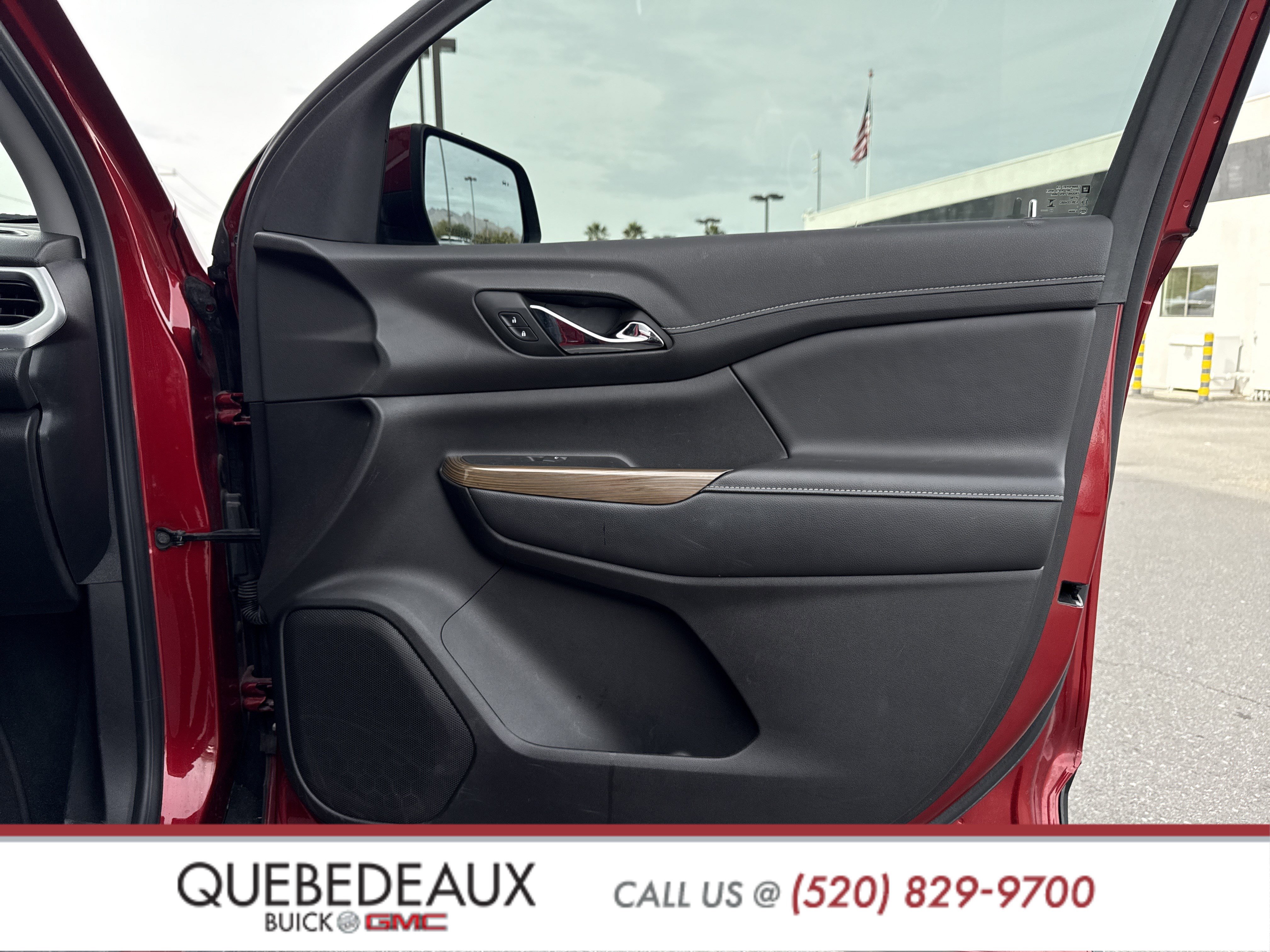 Used 2023 GMC Acadia SLE image 29