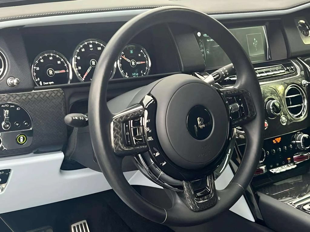 Certified 2022 Rolls-Royce Cullinan Black Badge w/ Dark Exterior Package AWD/4WD image 6