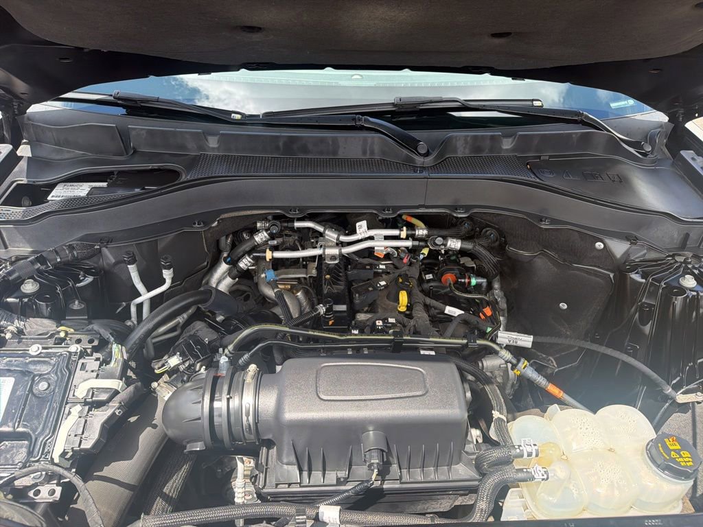 Used 2022 Ford Explorer XLT w/ Equipment Group 202A AWD/4WD image 30