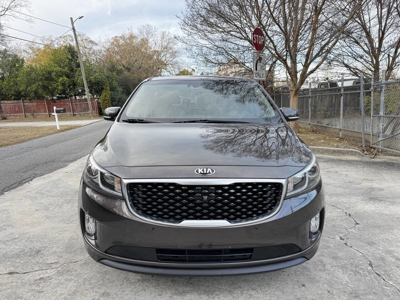 Used 2016 Kia Sedona SX image 2